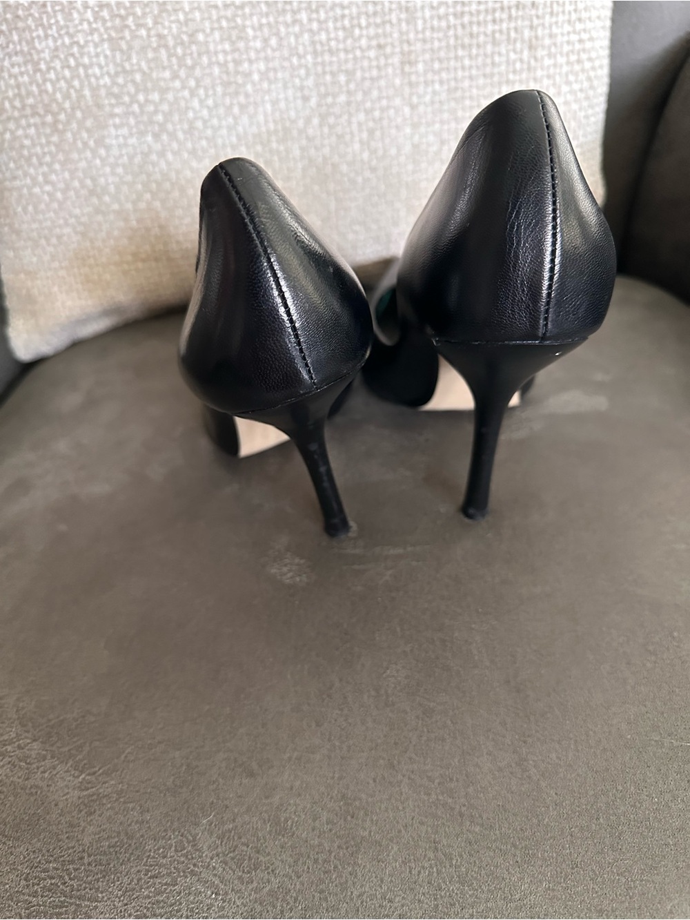 Guess Black Pointed Leather Pumps - Picture 4 of 4